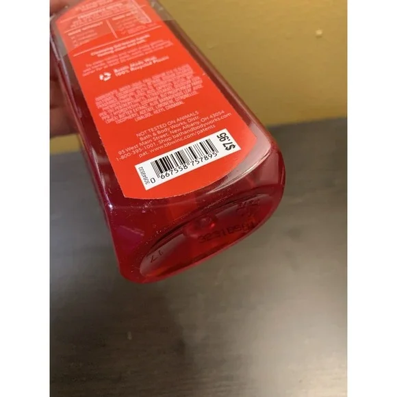 Bath & Body Works WINTER CANDY APPLE Gentle Gel Hand Soap ONE 8oz Bottle - Picture 4 of 4